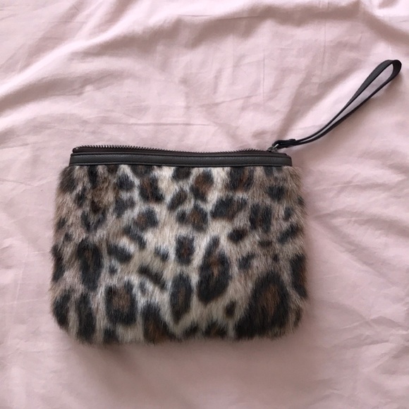 Abercrombie & Fitch Handbags - Leopard clutch